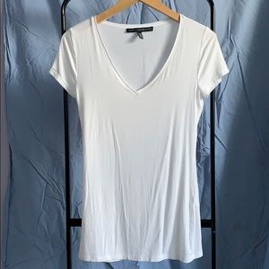 White v-neck t-shirt